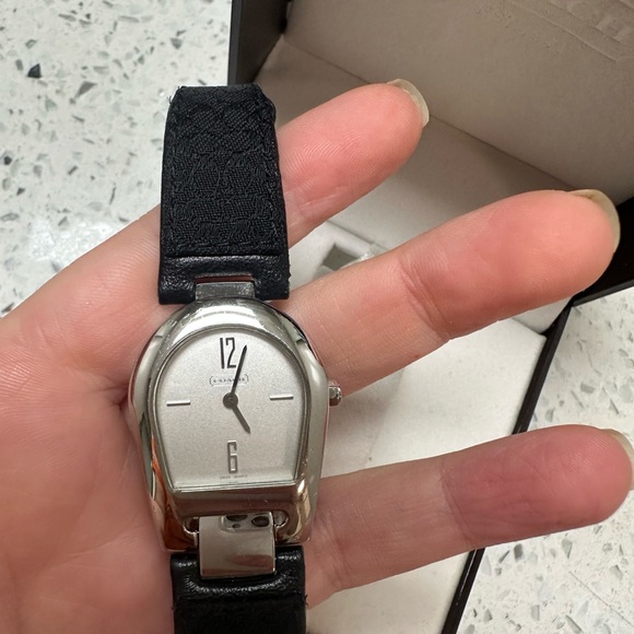 Coach watch - Picture 1 of 3